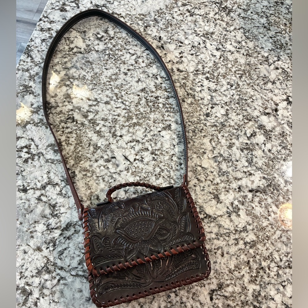 Elegant Brown Leather Shoulder Bag